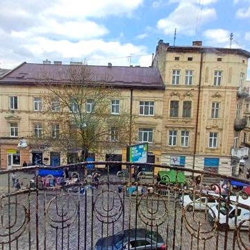Продаж 3 кімнатної квартири в центрі з власною сауною