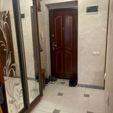 оренда 2-кім. квартири У НОВОЯВОРІВСЬКУ