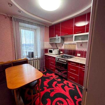 Продам 2к квартиру . Центр . Цегляний будинок .Вул Прибузька
