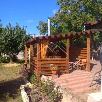 Продам маєток з каміном, з виходом до річки Боковенька.
