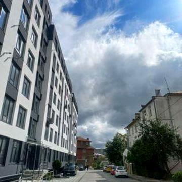 продам 2 кімнатну квартиру в центрі ЖК Грушевського