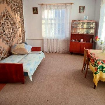 Продається будинок, чотири кімнати село Маниківці Деражнянський район