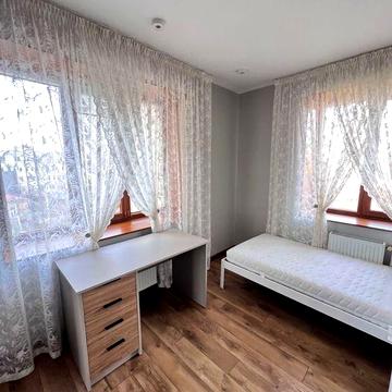 3кім біля КІНОПАЛАЦУ