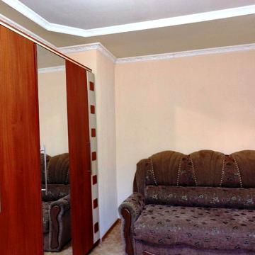 Чоботарська вул., 40