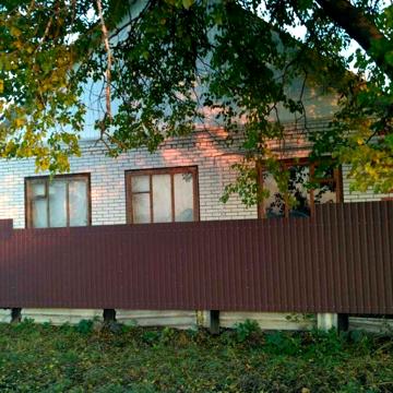 Будинок новобудова по центральній вулиці Сумська