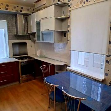 Оренда будинку в центрі міста. Гараж.