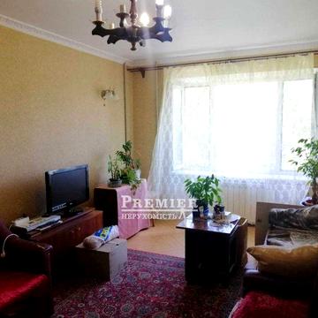Продам велику 4-кімнатну квартиру в цегляному будинку