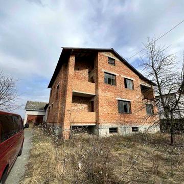 Будинок капітальний цегляний продам