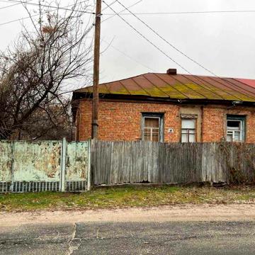Продам будинок в центрі Нових Санжар