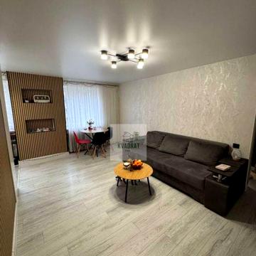 Продам 3-х кімнатну квартиру в центрі міста з новим ремонтом
