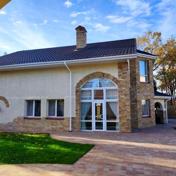Продаж шикарного заміського котеджу в Бучанському районі!