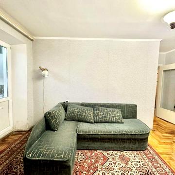 Продаж Чотирикімнатна квартира по вул Одеській