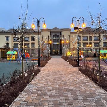 Молодіжна вул., 4