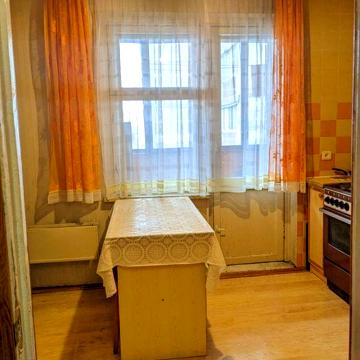Продаж 2х кімнатної просторої квартири Єфремова 21. Будинок 1993р.