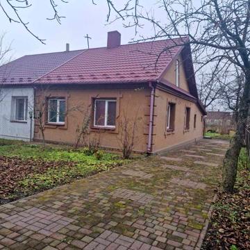 Продам частину будинку в радивилові