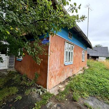 Продається будинок разом з земельною ділянкою (с. Яворів).