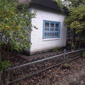 Продається дачна ділянка з будинком
