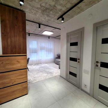 Продаж — 2-кімн.приміщення (квартира), вул. Тарнавського