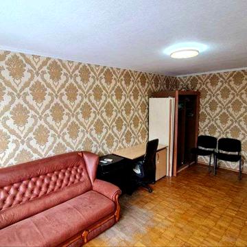 Продам 1-к квартиру. Оболнський р-н, Оболонська площа 5