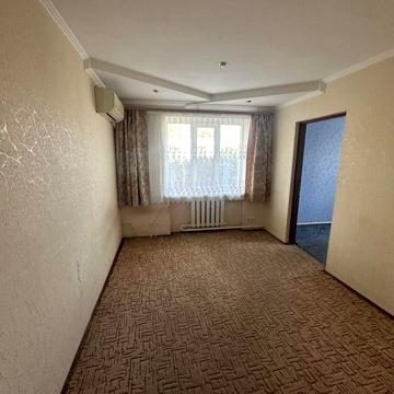 Продам 2 ком квартиру 1 этаж Агв, Центр