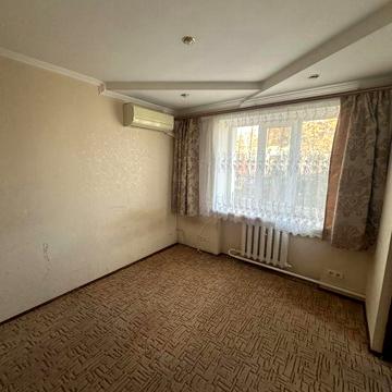 Продам 2 ком квартиру 1 этаж Агв, Центр