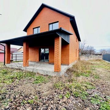 Новий приватний будинок з терасою , кухня-студія + 4 кімнати