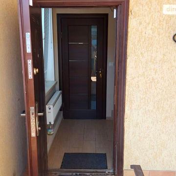 Довгострокова оренда 3к Квартира Корятовича площа