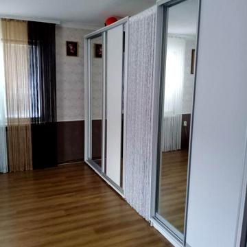 Продам однокімнатну простору квартиру місто Борислав.