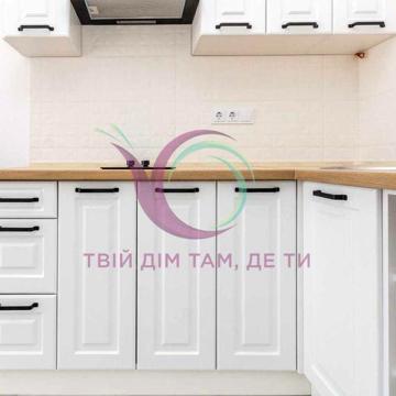 1-к. квартира з ремонтом та і/о в центрі міста за вул. Височана