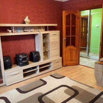 Продається 3-х кімнатна квартира в хорошому житловому стані з АГВ