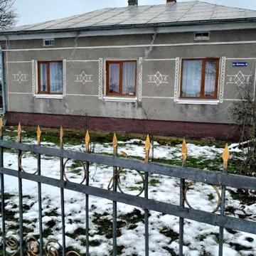 Продається будинок в с. Переспа, в хорошому стані, велика територія.
