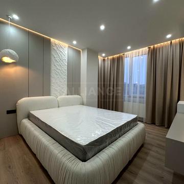 Незалежності вул., 2а