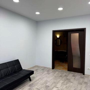 Продаж 2 кімнатноі вул Ахматовоі Анни 13 Г ( 2 поверх)метро»Позняки»
