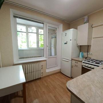 Сдам 1к квартиру на Залютино.