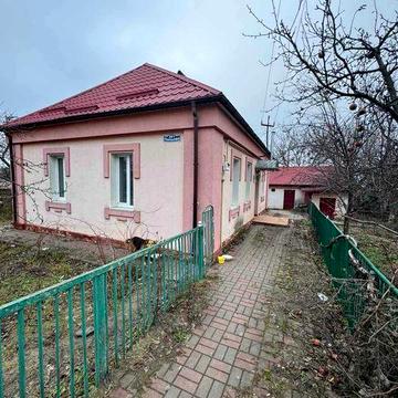 Затишний будинок із можливостями для комфортного життя!