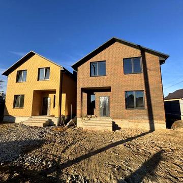 БУДИНОК з центральними комунікаціями