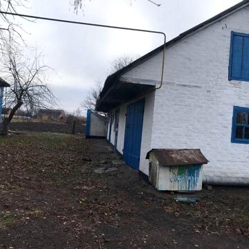 Продаж будинку в селі
