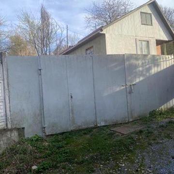 Продам 2 будинки у м. Хмільник з ділянкою 1 га