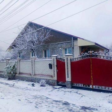 ПРОДАМ добротный ДОМ в отличном месте.