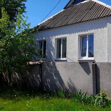 Продам цегляний будинок після капітального ремонту