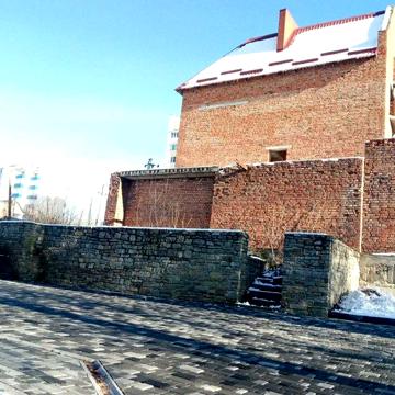 Будинок в центрі Камянця-Подільського зручне росташування