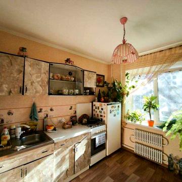 Продам 3 х квартиру чешку на ж/м Победа 5, бульвар Славы 18, Слави