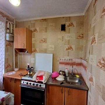 Продається 2кім.кв на третьому поверсі