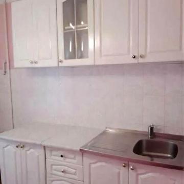 Продам 1 кімнатну пр. Червоної калини
