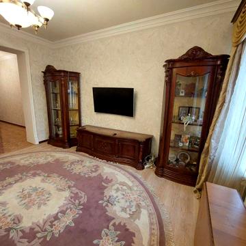 Оренда 3 кімн.квартири по вул.Театральній(центр)