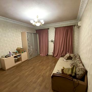 Богдана Хмельницького вул., 53