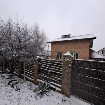 S_Продаж 5-кімнатного 3-поверхового будинку за межами міста з гаражем