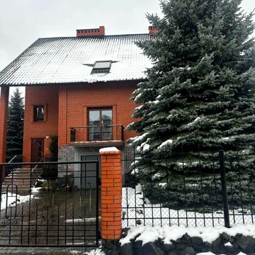 Звязківців вул., 13