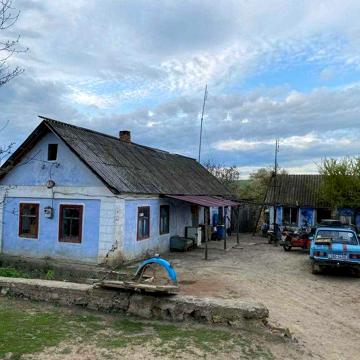 Продається будинок з участком