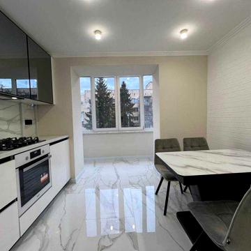 Продаж! 2-км квартира з РЕМОНТОм та меблями
